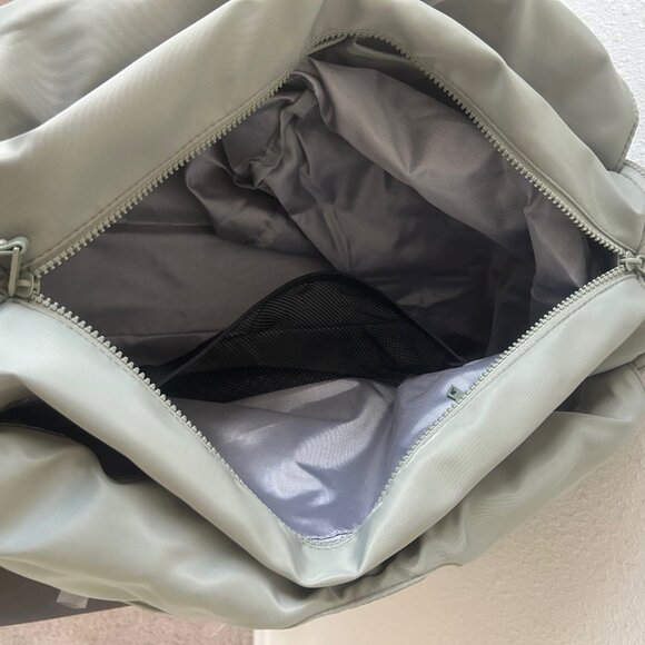 Samantha Brown To-Go Quilted Travel Hobo with Crossbody Bag SAGE nwt - Picture 13 of 16